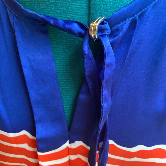 Silky, soft color block blouse - Picture 4 of 4